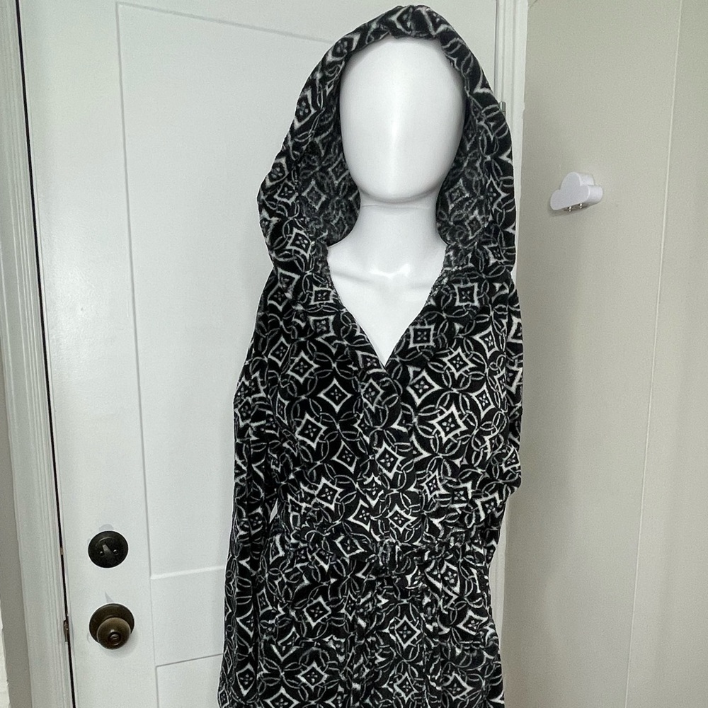 Vera Bradley Fleece Short/Mid-Length Robe - Picture 2 of 8